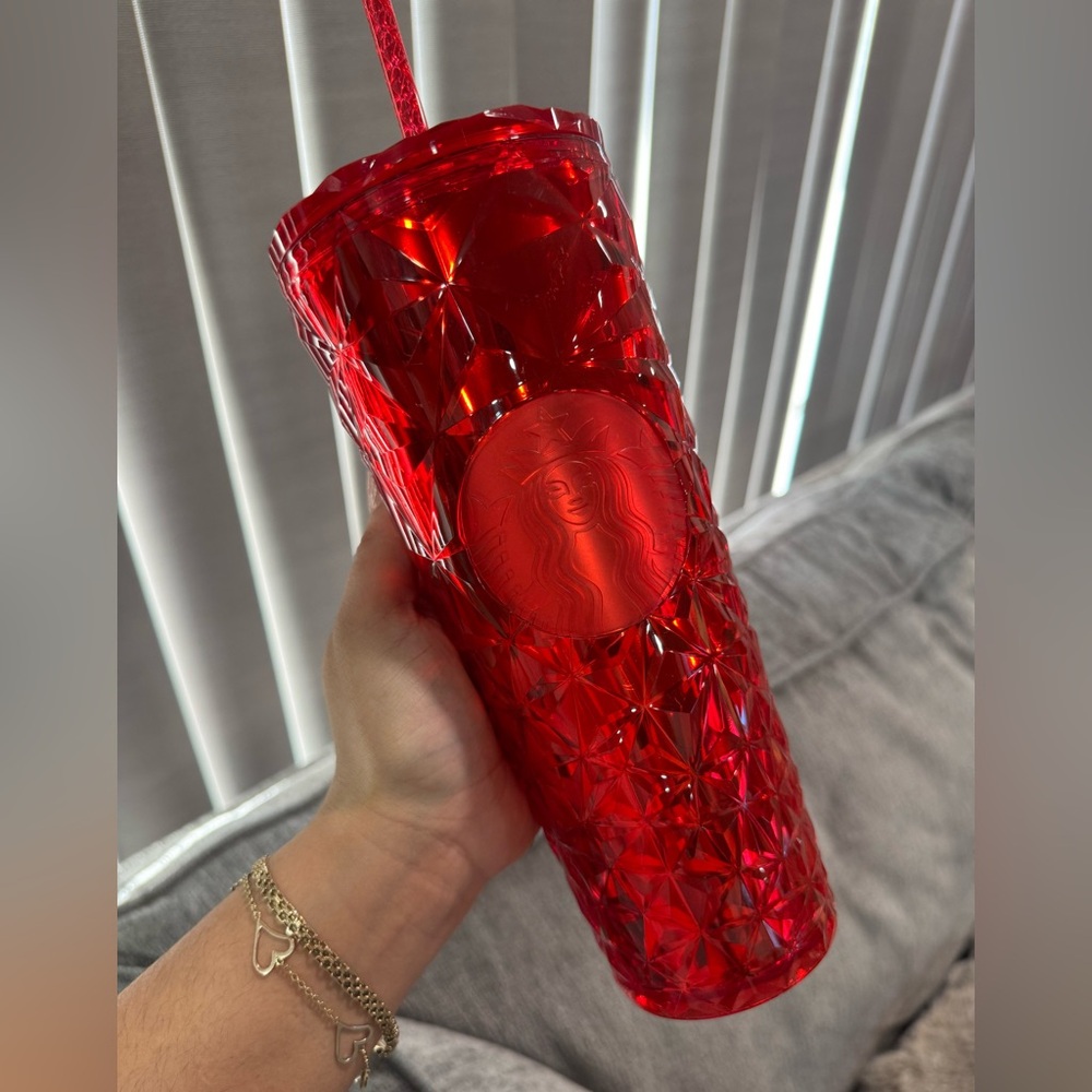 SOLD🌼 starbucks winter 2023 poinsettia Red Tumbler with Straw - Picture 4 of 9